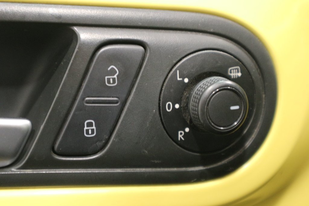 Volkswagen Beetle Convertible Trendline+*JAMAIS ACCIDENTÉ* 2015 à Quebec, Québec - 13 - w1024h768px