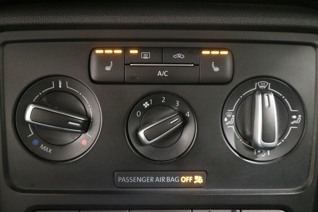 Volkswagen Beetle Convertible Trendline+*JAMAIS ACCIDENTÉ* 2015 à Quebec, Québec - 19 - w1024h768px