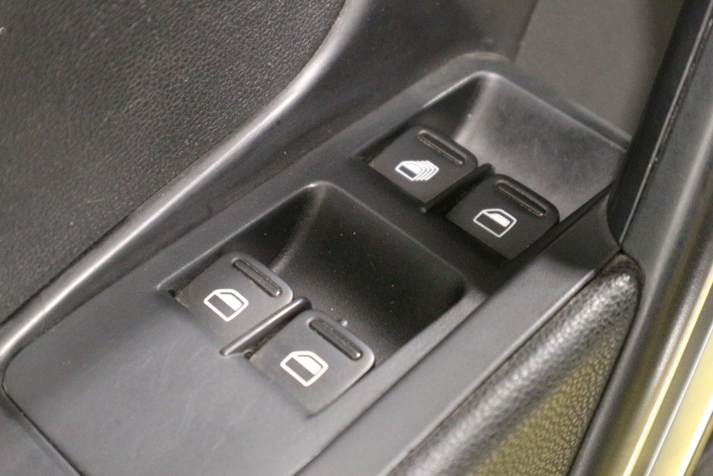 Volkswagen Beetle Convertible Trendline+*JAMAIS ACCIDENTÉ* 2015 à Quebec, Québec - 14 - w1024h768px