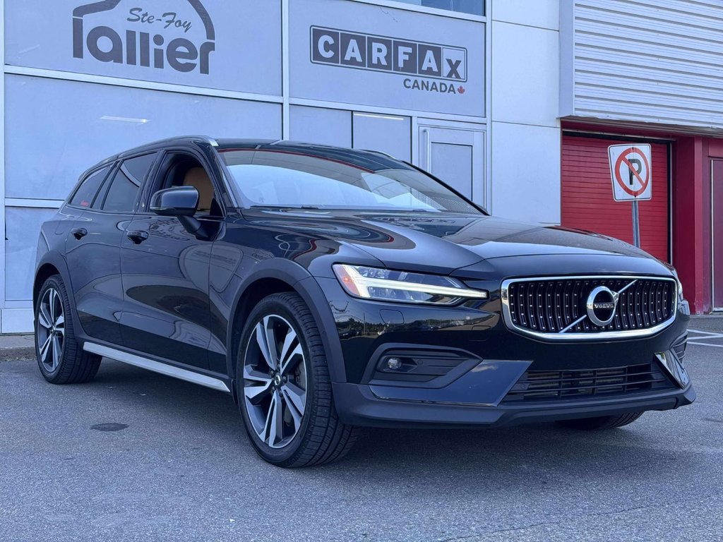 2022 Volvo V60 Cross Country T5*CUIR* in Quebec, Quebec - 1 - w1024h768px