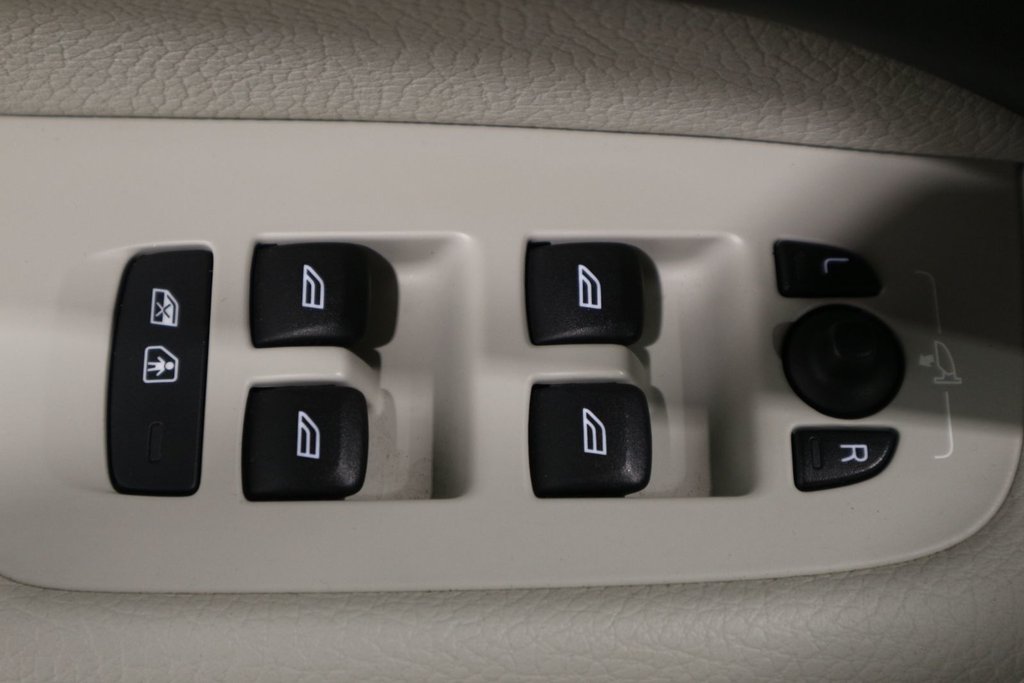 Volvo XC60 Momentum*TOIT PANORAMIQUE* 2018 à Québec, Québec - 17 - w1024h768px