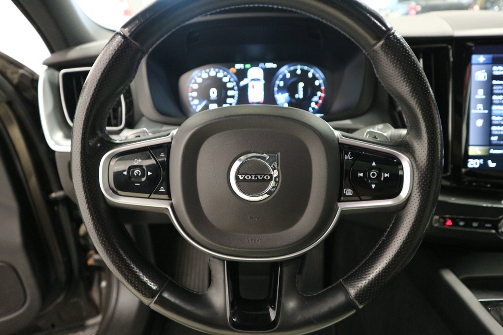 Volvo XC60 Momentum*TOIT PANORAMIQUE* 2018 à Québec, Québec - 20 - w1024h768px