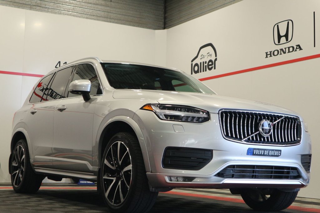 Volvo XC90 Momentum*TOIT PANORAMIQUE* 2022 à Québec, Québec - 1 - w1024h768px