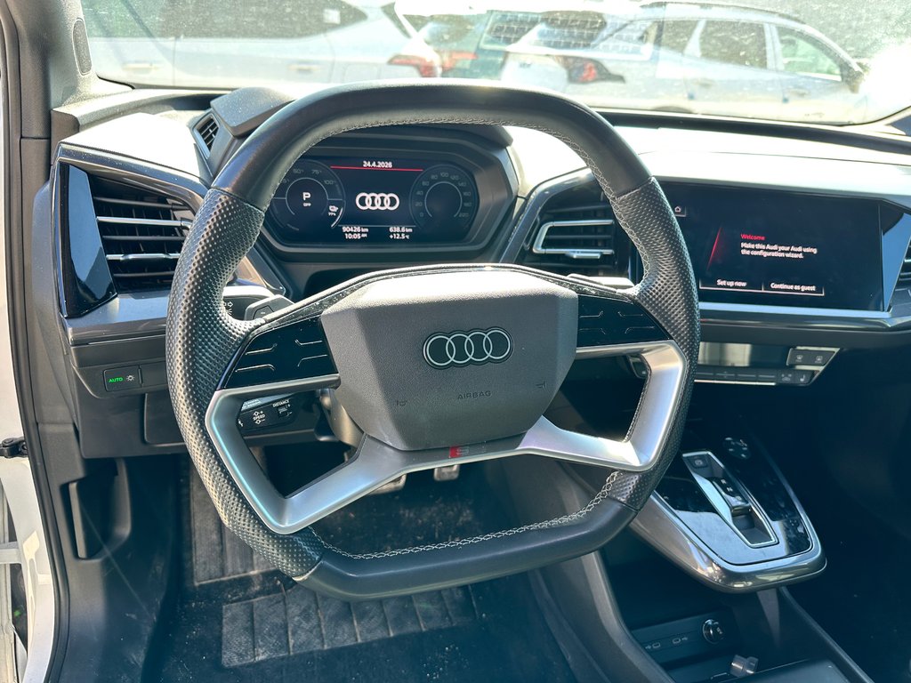 2022 Audi Q4 e-tron Progressiv in Montréal, Quebec - 5 - w1024h768px