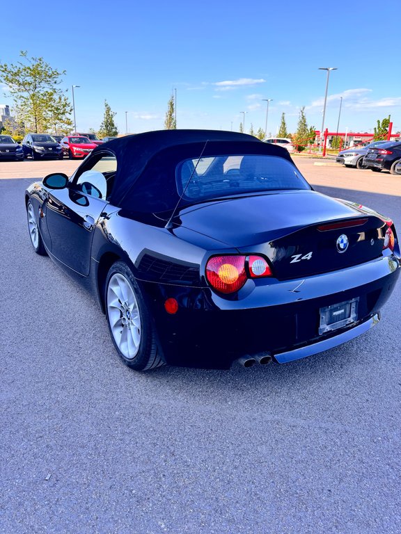 2003 BMW Z4 2.5i in Montreal, Quebec - 3 - w1024h768px
