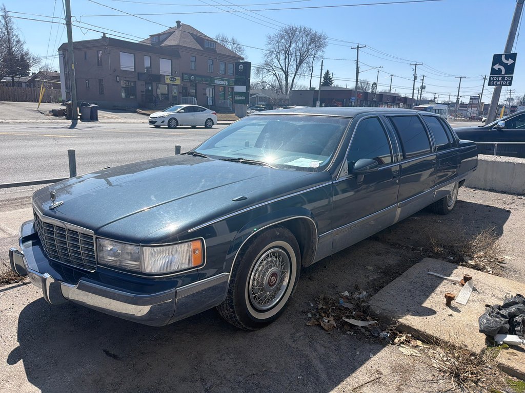Cadillac Fleetwood LIMOUSINE 1993 à Montréal, Québec - 1 - w1024h768px