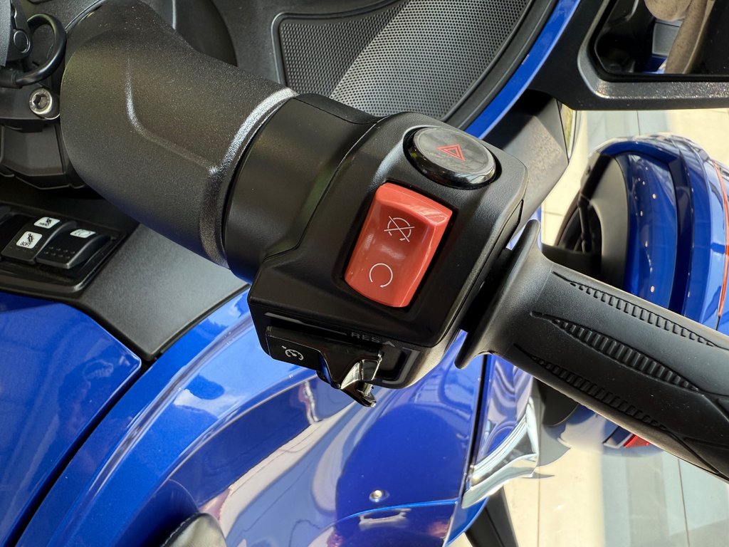 Can-Am Spyder SYPER ROADSTER RT 2013 à Lachenaie, Québec - 13 - w1024h768px