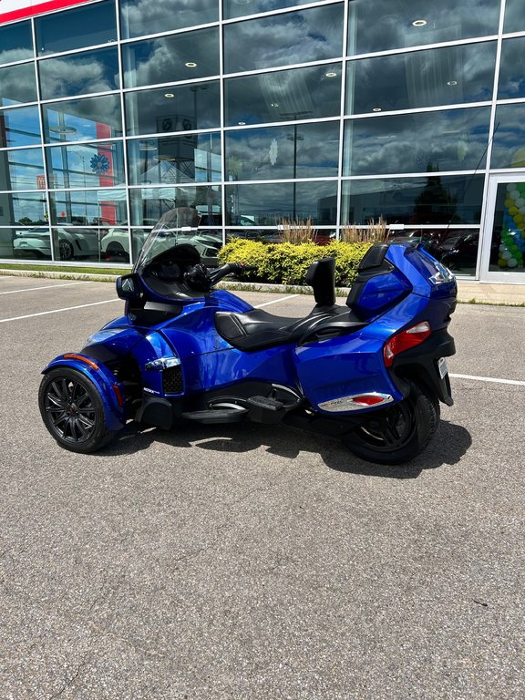 Can-Am Spyder RT-S SE 5 2016 à Lachenaie, Québec - 2 - w1024h768px