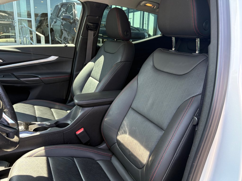 Chevrolet BOLT EUV Premier RED LINE EDITION  JAMAIS ACCIDENTÉ 2023 à , Québec - 6 - w1024h768px