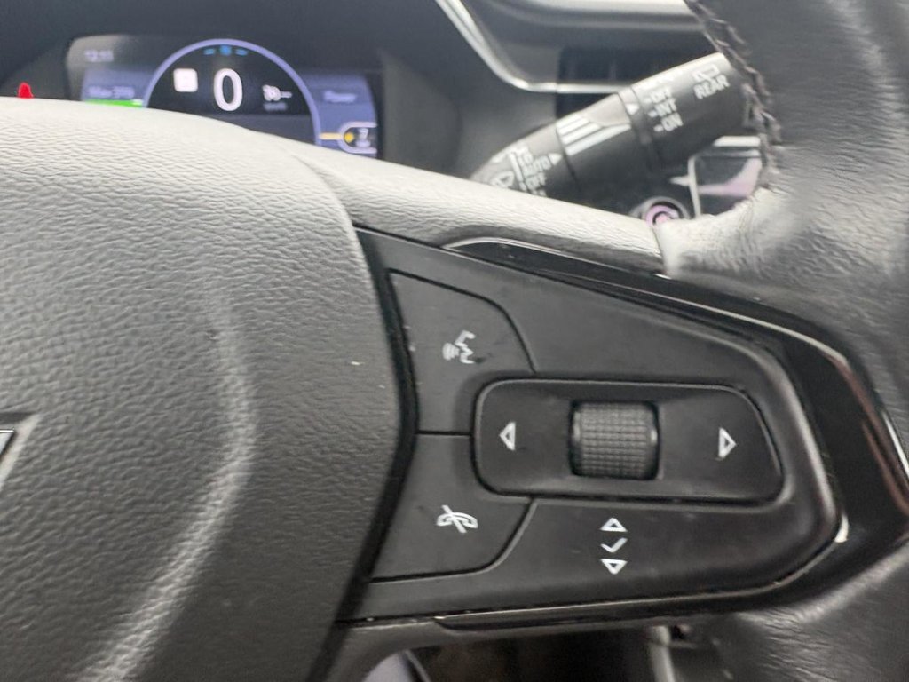 Chevrolet Bolt EUV Premier TOIT OUVRANT I CUIR I CARPLAY I SIEGES CHAUFFANTS I DEMARREUR I SECURITE ACTIVE 2023 à Montréal, Québec - 11 - w1024h768px