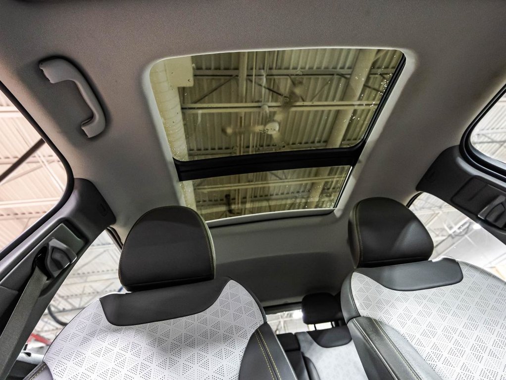 Chevrolet Bolt EUV Premier TOIT OUVRANT I CUIR I CARPLAY I SIEGES CHAUFFANTS I DEMARREUR I SECURITE ACTIVE 2023 à Montréal, Québec - 20 - w1024h768px