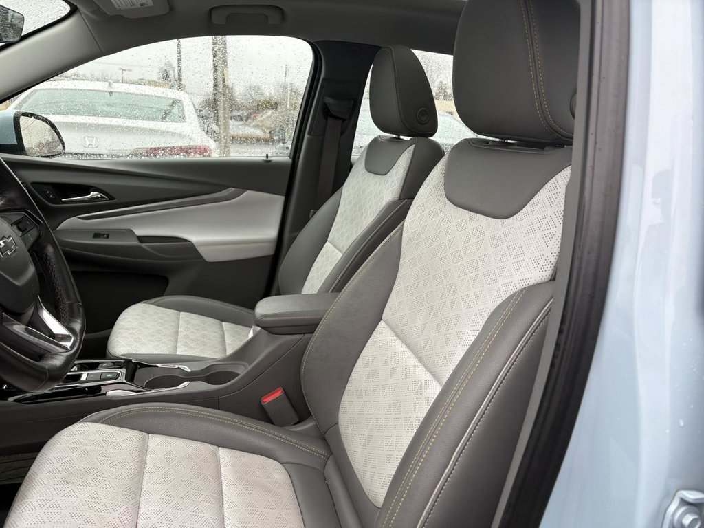 Chevrolet Bolt EUV Premier TOIT OUVRANT I CUIR I CARPLAY I SIEGES CHAUFFANTS I DEMARREUR I SECURITE ACTIVE 2023 à Montréal, Québec - 6 - w1024h768px