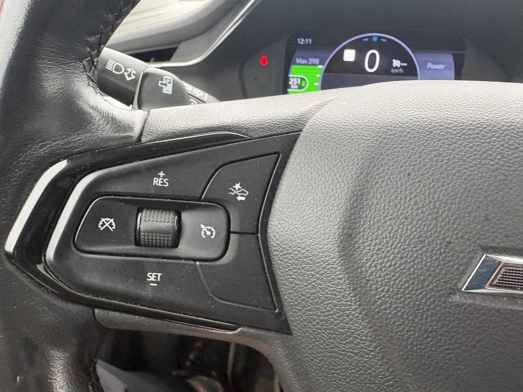 Chevrolet Bolt EUV Premier TOIT OUVRANT I CUIR I CARPLAY I SIEGES CHAUFFANTS I DEMARREUR I SECURITE ACTIVE 2023 à Montréal, Québec - 12 - w1024h768px