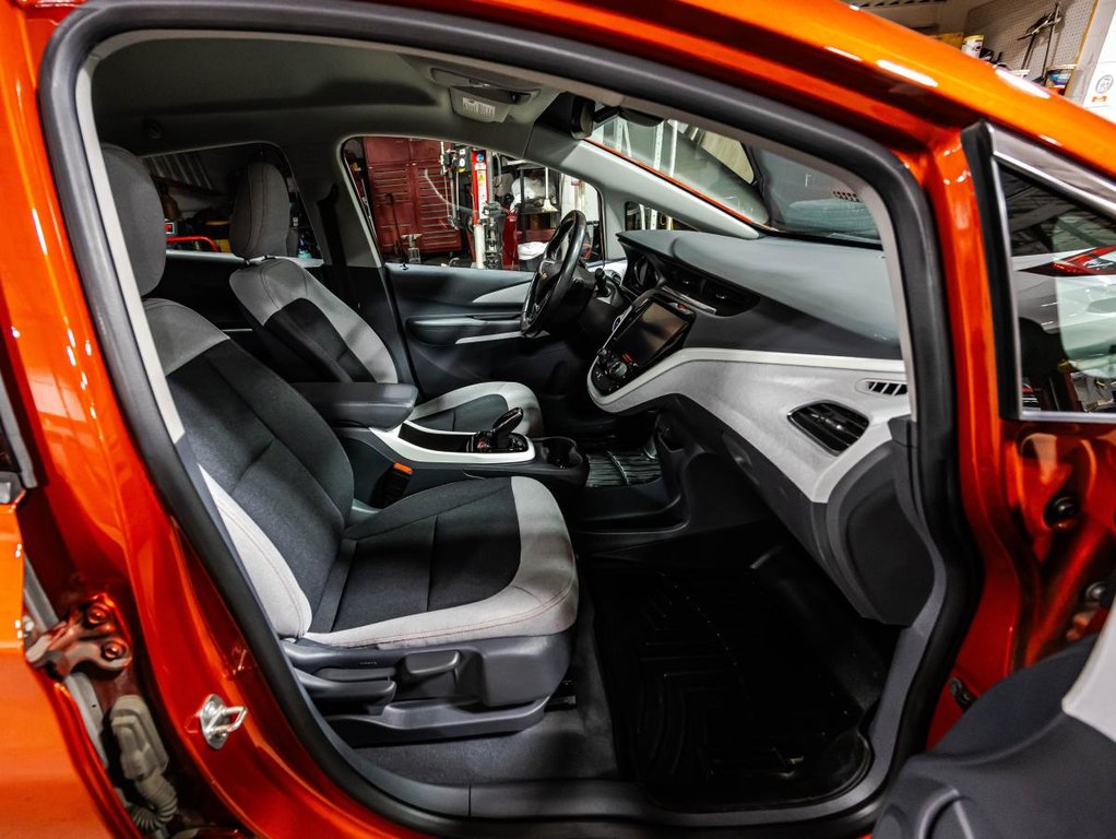 2021 Chevrolet Bolt EV LT JAMAIS ACCIDENTÉ I SIEGES CHAUFFANTS I MAGS I CARPLAY MAGS I DEMARREUR in Montréal, Quebec - 18 - w1024h768px