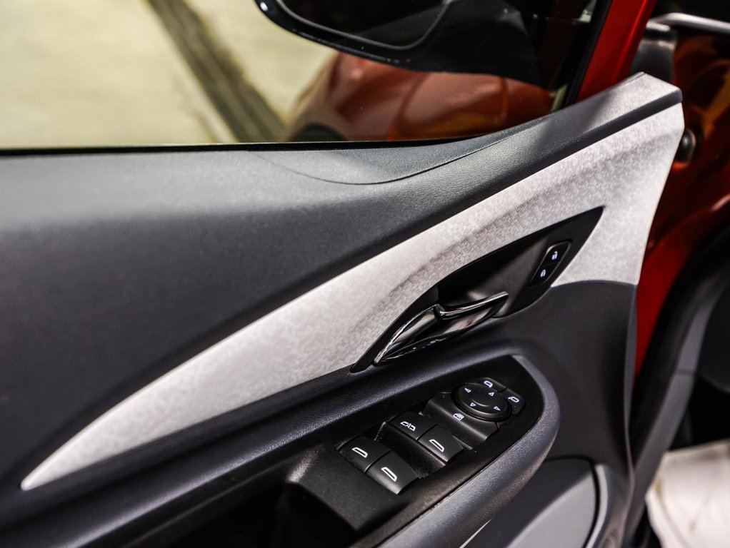 2021 Chevrolet Bolt EV LT JAMAIS ACCIDENTÉ I SIEGES CHAUFFANTS I MAGS I CARPLAY MAGS I DEMARREUR in Montréal, Quebec - 12 - w1024h768px