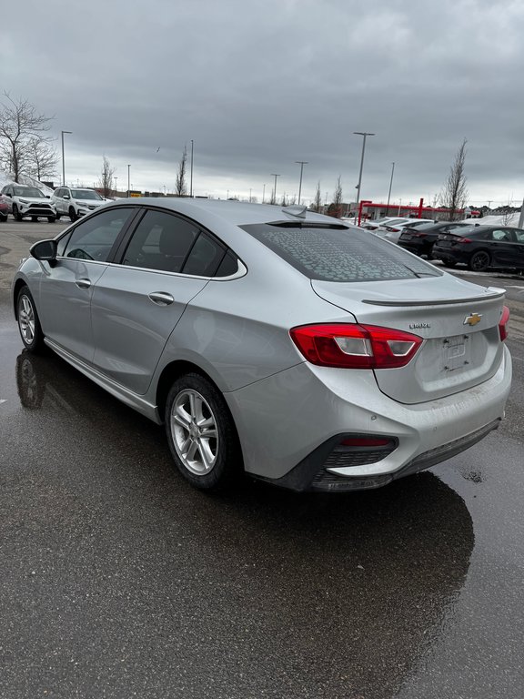 2017 Chevrolet Cruze LT in Lachenaie, Quebec - 5 - w1024h768px