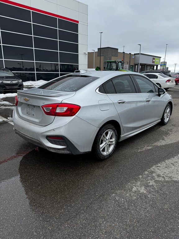 2017 Chevrolet Cruze LT in Lachenaie, Quebec - 4 - w1024h768px