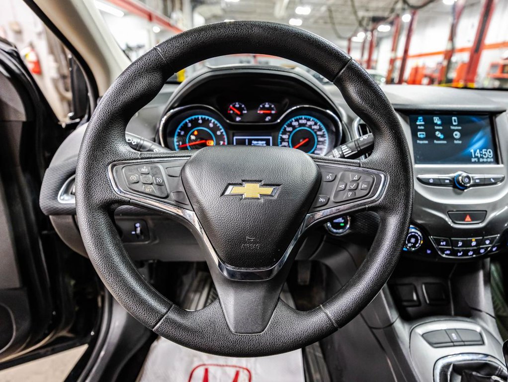 2018 Chevrolet Cruze LT 1.4L  MANUELLE I CAMERA I BLUETOOTH I SIEGES CHAUFFANTS I MAGS in Montréal, Quebec - 22 - w1024h768px