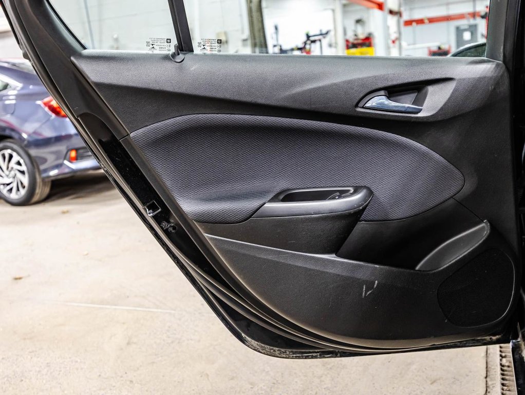 2018 Chevrolet Cruze LT 1.4L  MANUELLE I CAMERA I BLUETOOTH I SIEGES CHAUFFANTS I MAGS in Montréal, Quebec - 13 - w1024h768px