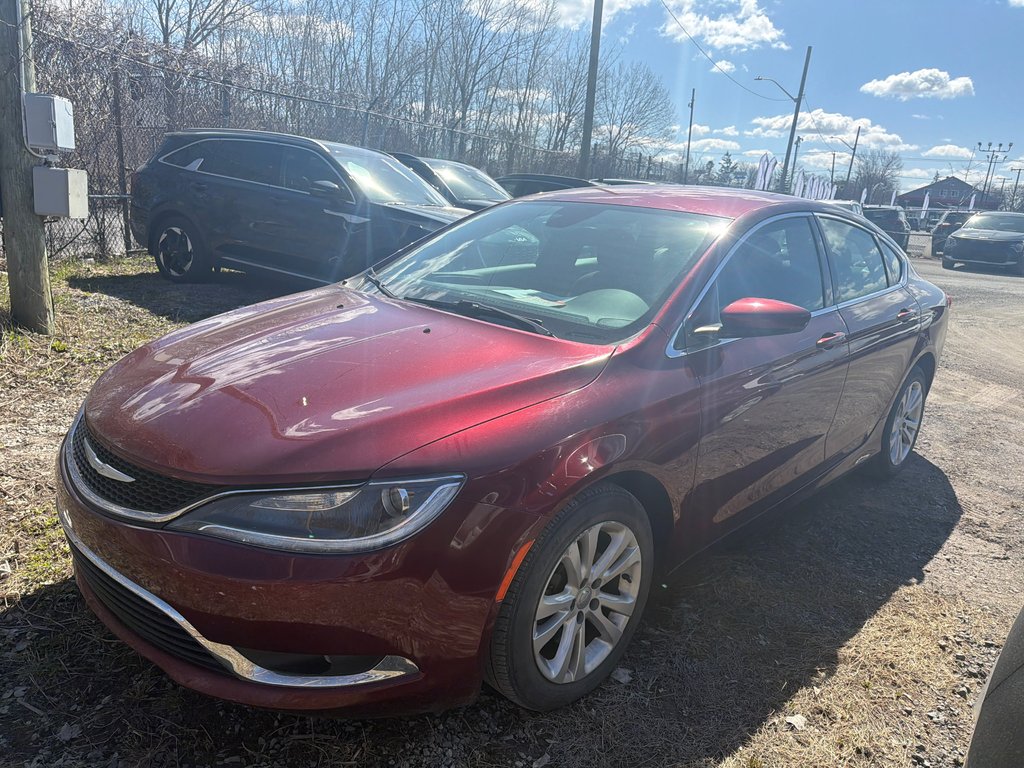 2016 Chrysler 200 Limited in Montréal, Quebec - 1 - w1024h768px