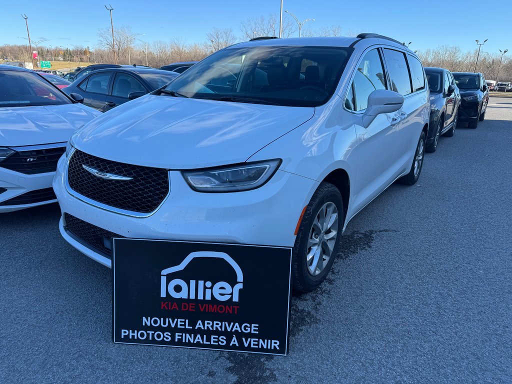 Pacifica Touring L 2022 à , Québec - 1 - w1024h768px