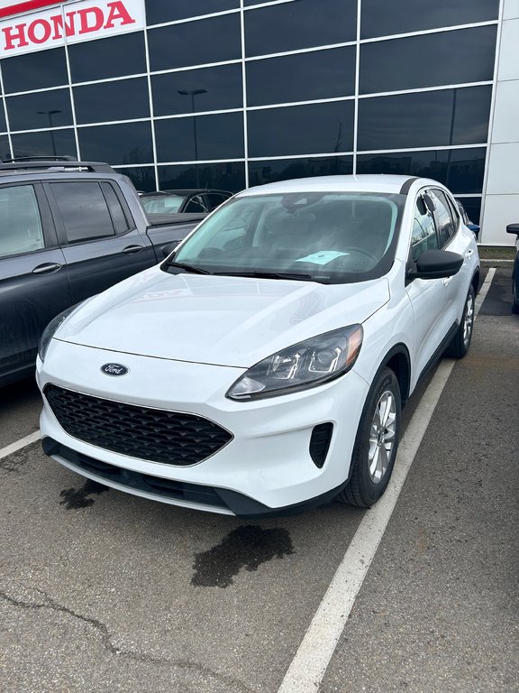 2022 Ford Escape SE Hybrid in Lachenaie, Quebec - 5 - w1024h768px