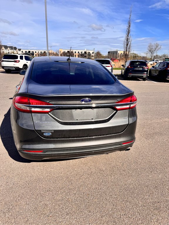 2017 Ford Fusion SE in Lachenaie, Quebec - 3 - w1024h768px