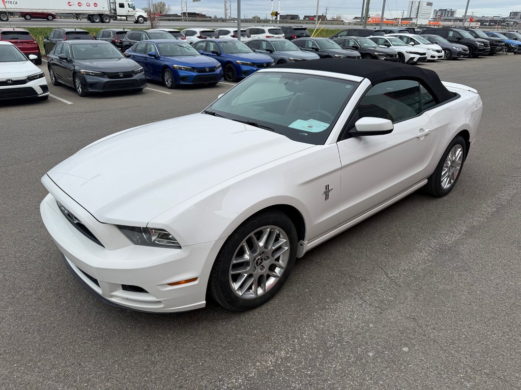 2013 Ford Mustang V6 Premium in Lachenaie, Quebec - 1 - w1024h768px