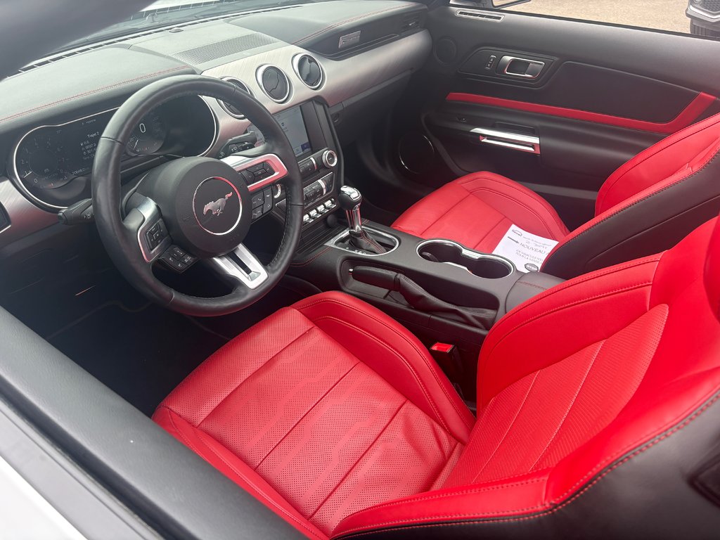 2022 Ford Mustang PREMIUM in Lachenaie, Quebec - 8 - w1024h768px