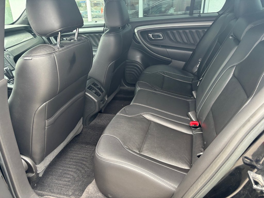 Ford Taurus SEL 2018 à Montréal, Québec - 8 - w1024h768px