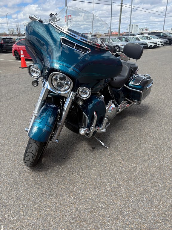 Harley-Davidson Electra Glide ULTRA CLASSIC FLHTCUI FLHTC LIMITED 2020 à Lachenaie, Québec - 1 - w1024h768px