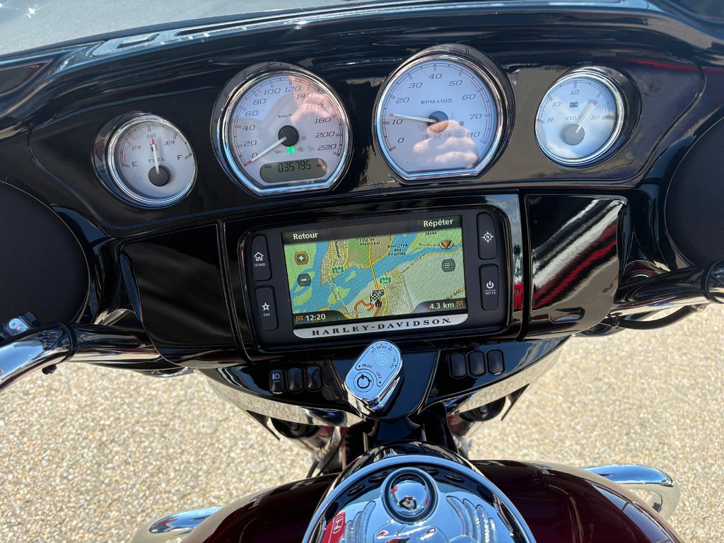 2016 Harley-Davidson Street Glide FLHXS in Montreal, Quebec - 14 - w1024h768px