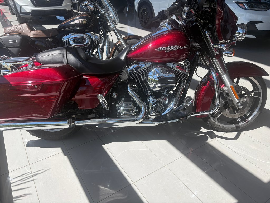 2016 Harley-Davidson Street Glide FLHXS in Montreal, Quebec - 4 - w1024h768px