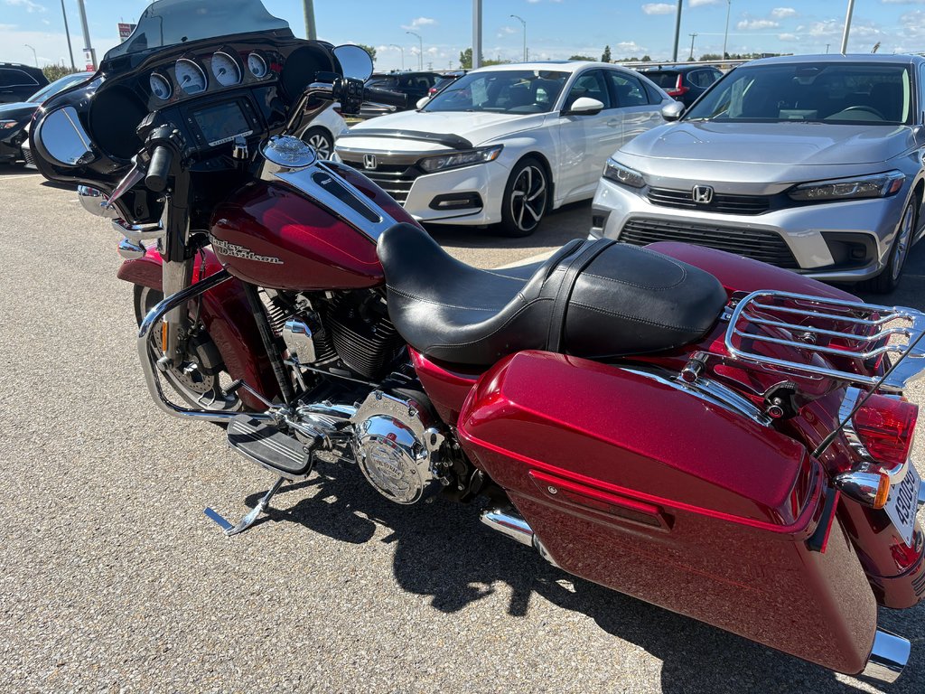 2016 Harley-Davidson Street Glide FLHXS in Montreal, Quebec - 8 - w1024h768px