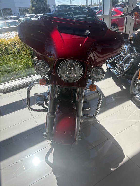 2016 Harley-Davidson Street Glide FLHXS in Montreal, Quebec - 5 - w1024h768px