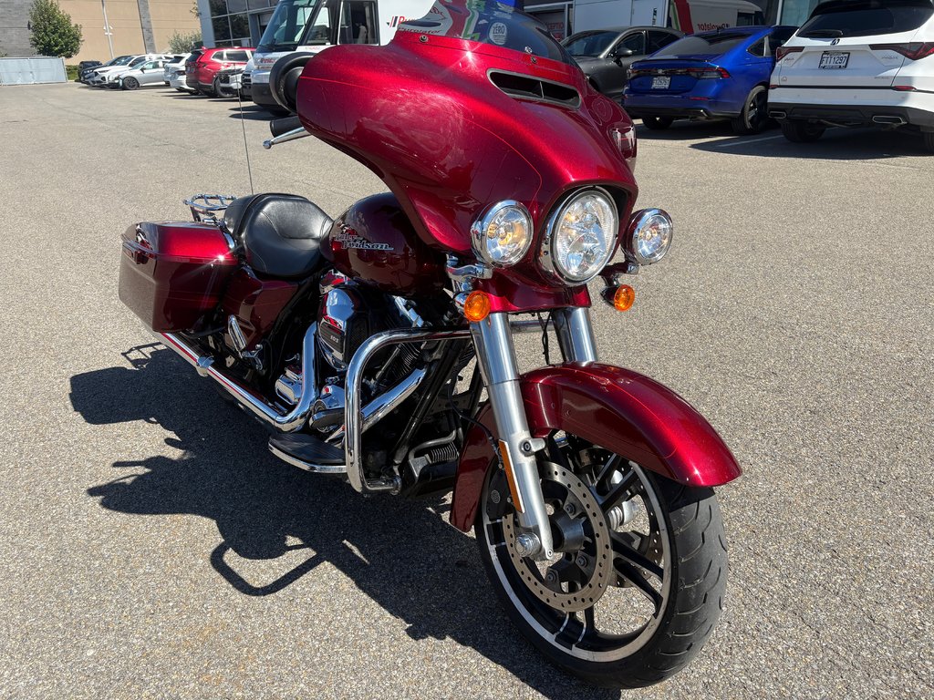 2016 Harley-Davidson Street Glide FLHXS in Montreal, Quebec - 9 - w1024h768px