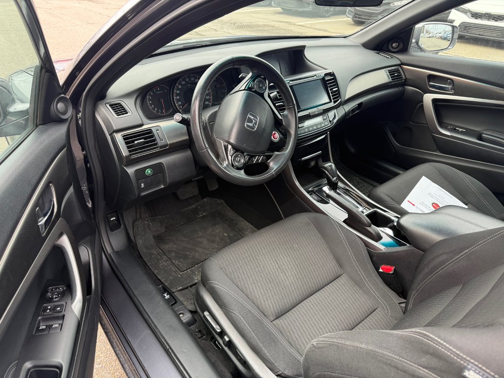 2017 Honda Accord Coupe EX in Lachenaie, Quebec - 10 - w1024h768px