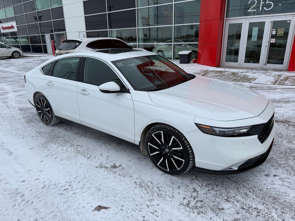 2024 Honda Accord Hybrid Touring in Lachenaie, Quebec - 9 - w1024h768px
