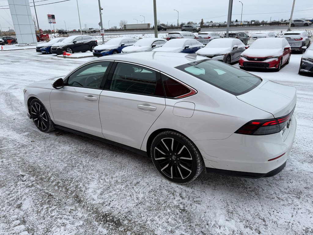 2024 Honda Accord Hybrid Touring in Lachenaie, Quebec - 3 - w1024h768px