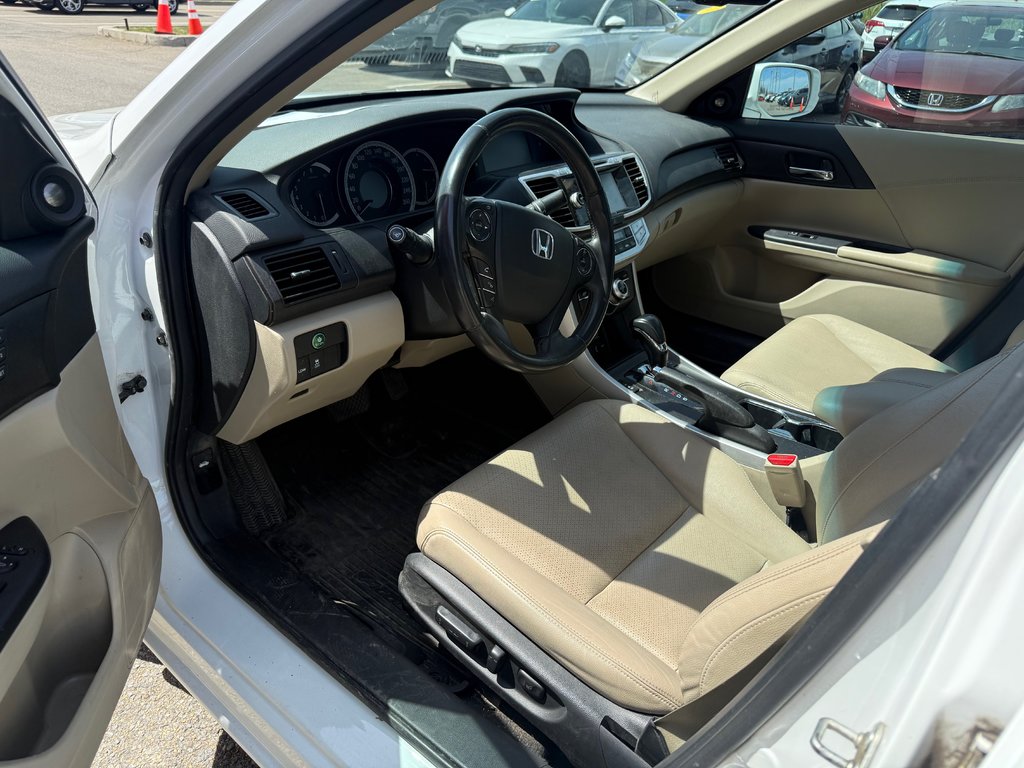 2015 Honda Accord Sedan Touring in Montreal, Quebec - 7 - w1024h768px