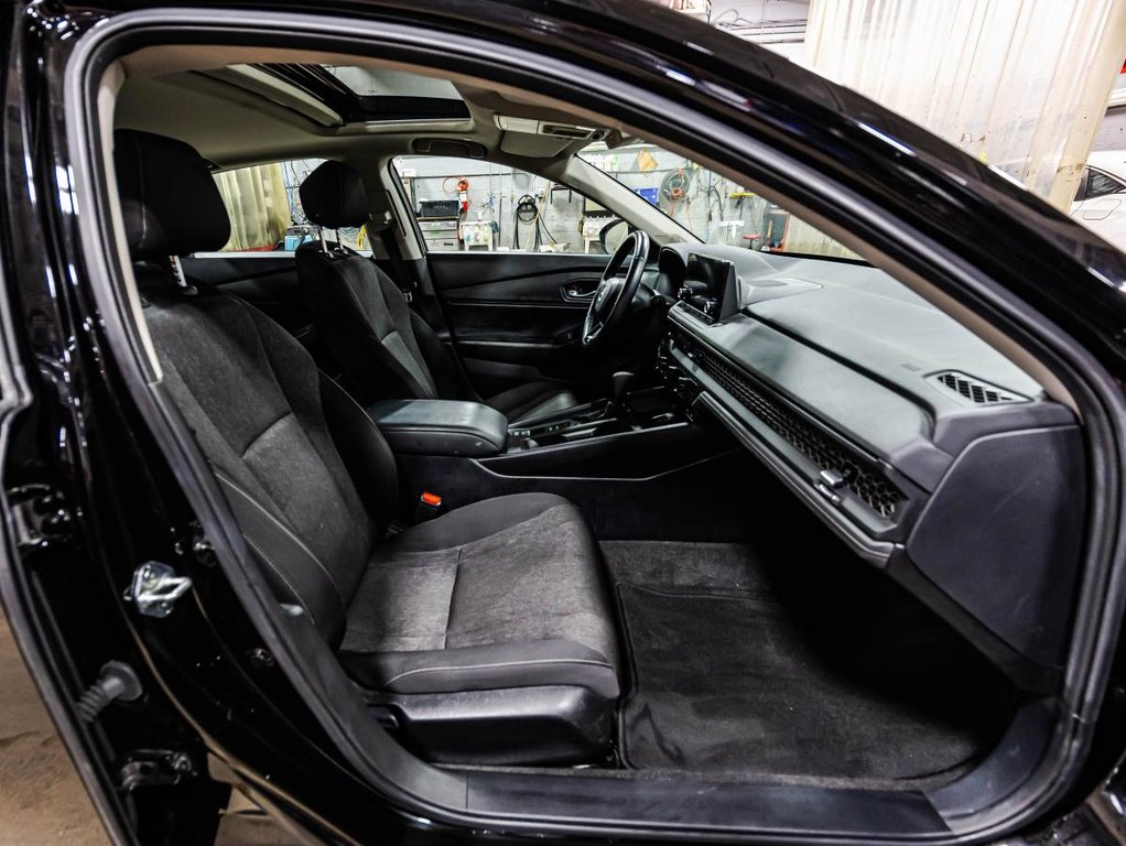 2025 Honda Accord Sedan SE MAGS I TOIT OUVRANT I CARPLAY I SIEGES CHAUFFANTS I DEMARREUR I SECURITE ACTIVE in Montréal, Quebec - 17 - w1024h768px