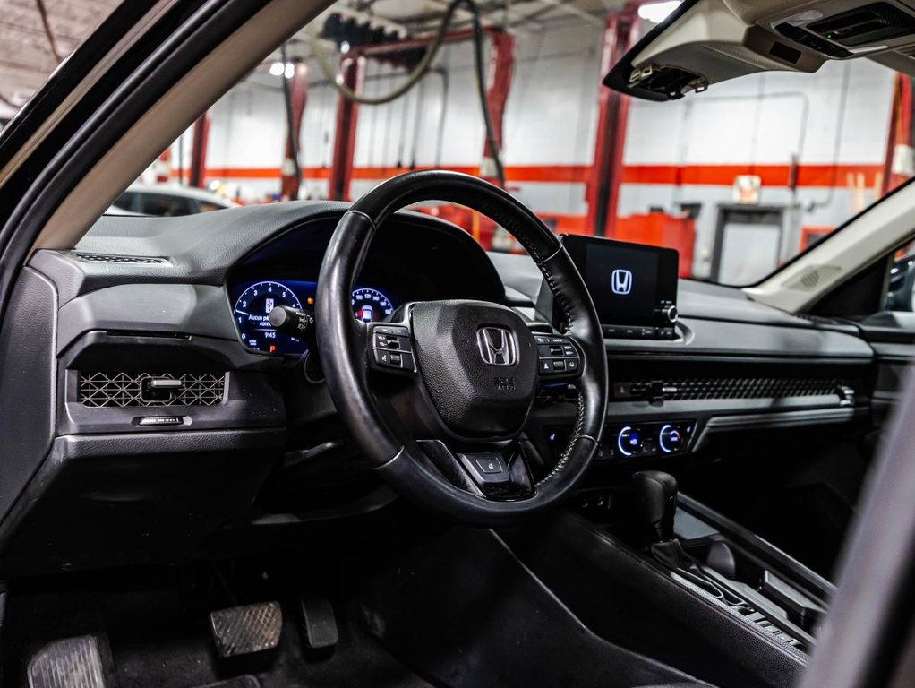 2025 Honda Accord Sedan SE MAGS I TOIT OUVRANT I CARPLAY I SIEGES CHAUFFANTS I DEMARREUR I SECURITE ACTIVE in Montréal, Quebec - 20 - w1024h768px
