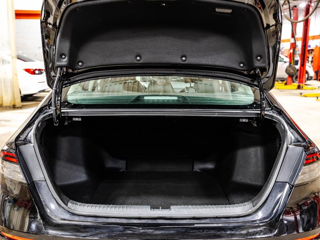 2025 Honda Accord Sedan SE MAGS I TOIT OUVRANT I CARPLAY I SIEGES CHAUFFANTS I DEMARREUR I SECURITE ACTIVE in Montréal, Quebec - 15 - w1024h768px