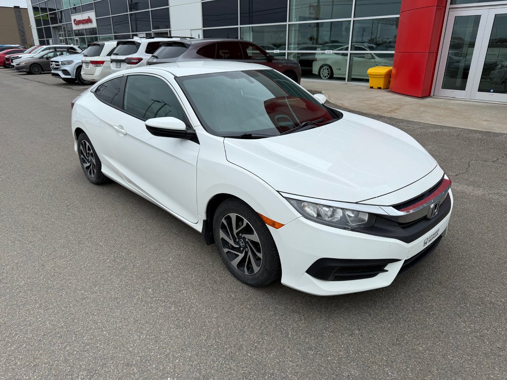 Honda Civic Coupe LX 2017 à Lachenaie, Québec - 4 - w1024h768px