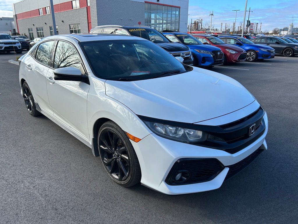 2017  Civic Hatchback Sport RARE MANAUELLE SUR LE MARCHÉ in , Quebec - 1 - w1024h768px