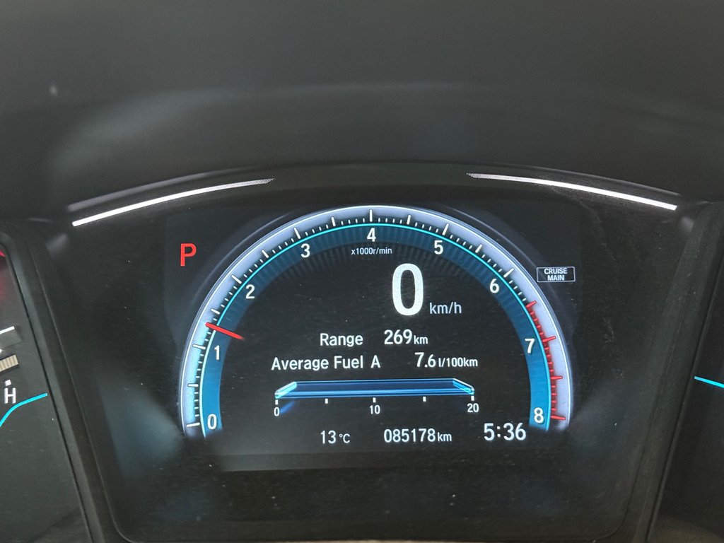 Honda Civic Hatchback LX 2017 à Montréal, Québec - 2 - w1024h768px