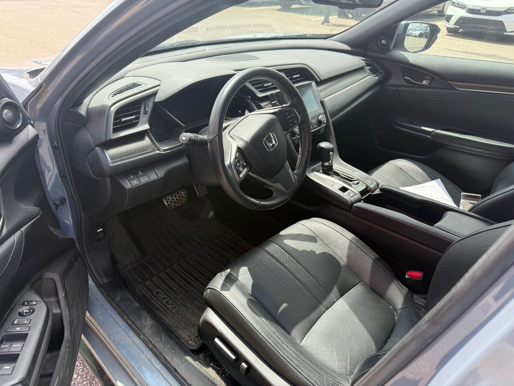 2017 Honda Civic Hatchback Sport Touring in Lachenaie, Quebec - 10 - w1024h768px