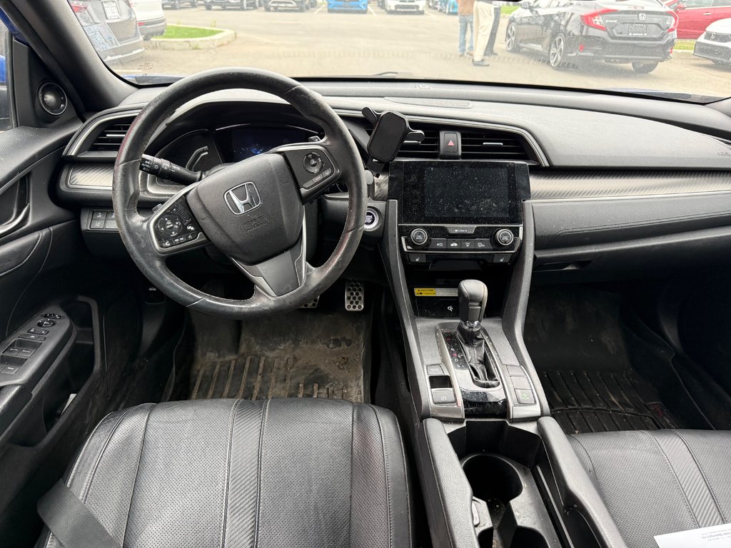 Honda Civic Hatchback Sport Touring/23 DOSSIERS ENTRETIENT 2017 à Montréal, Québec - 12 - w1024h768px