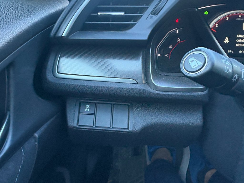 2018 Honda Civic Hatchback Sport 41 000 KM!!!!!  Manuelle in Montreal, Quebec - 10 - w1024h768px