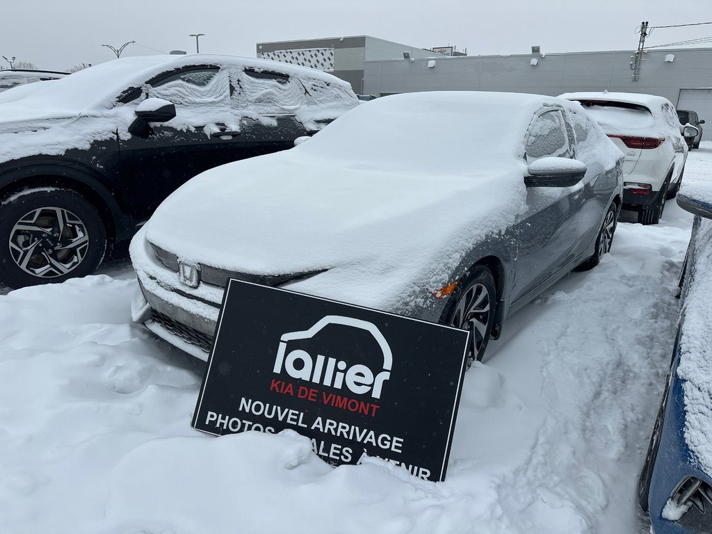 Honda Civic Hatchback LX 2018 à , Québec - 1 - w1024h768px